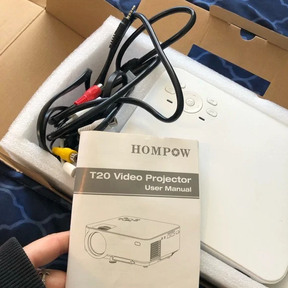 Projector - Picture 3 of 4